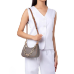 MK CORA MARRON VUE EN SITUATION