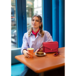 SAC TROTTEUR ZOÉ LANCASTER GRAINÉ ROUGE VUE DE FACE