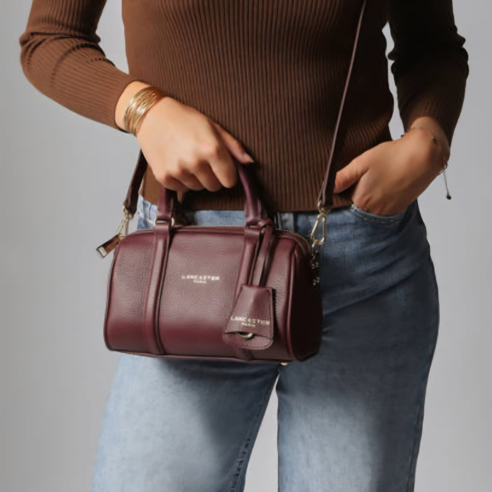 547-101 MILANO ANA LANCASTER BORDEAUX VUE EN SITUATION 2 547-101 MILANO ANA LANCASTER BORDEAUX VUE EN SITUATION 2