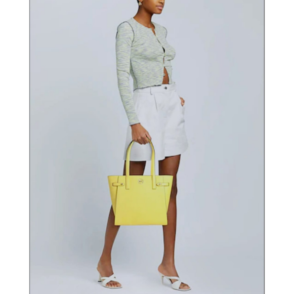 SAC PORTÉ ÉPAULE CARMEN MK 35S2GNMT3L SUNSHINE VUE EN SITUATION