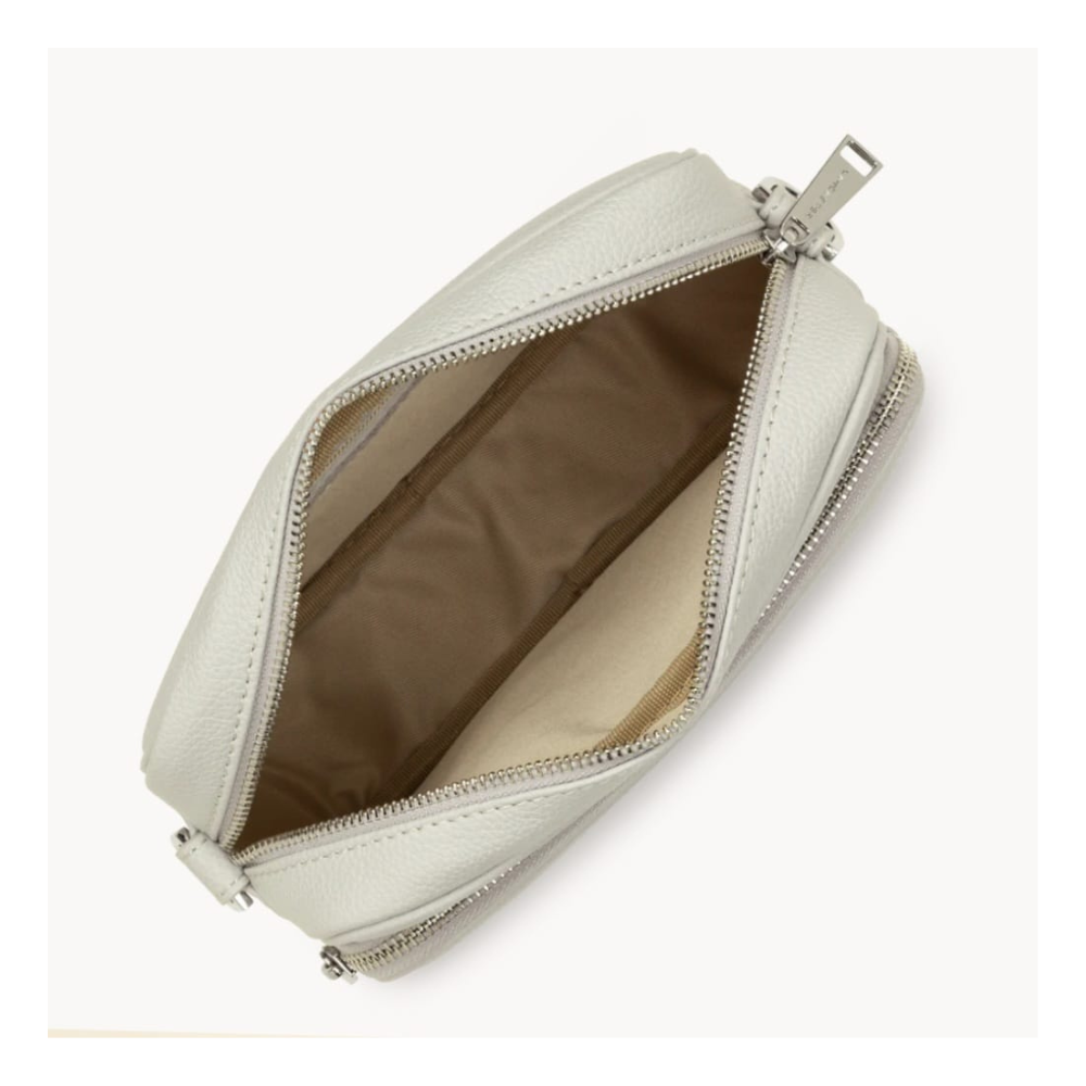 SAC BANDOULIÈRE MILAN AMA 480-062 LANCASTER GRIS CLAIR VUE INTÉRIEURE SAC BANDOULIÈRE MILAN AMA 480-062 LANCASTER GRIS CLAIR VUE INTÉRIEURE