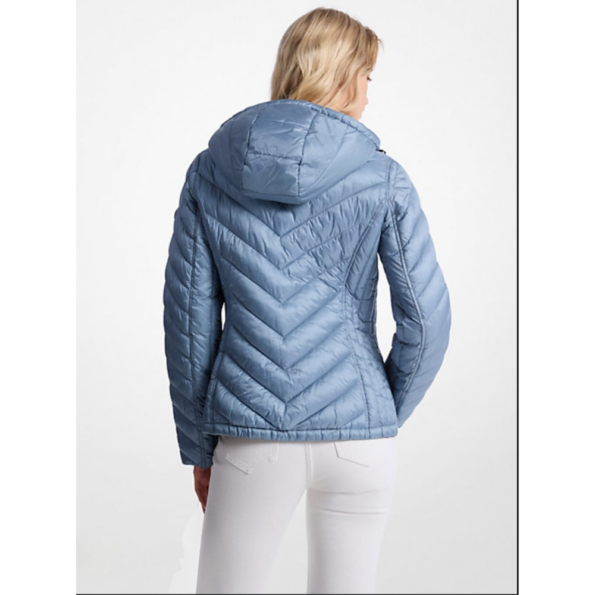 77C5437M42 DOUDOUNE RÉVERSIBLE EN NYLON MATELASSÉ MICHAEL KORS VUE EN SITUATION VUE DE DOS