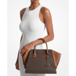 GRAND SAC AVRIL LOGO SIGNATURE MICHAEL KORS 35F4G4VS3B BROWN VUE EN SITUATION
