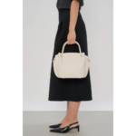 Sac à main Foulonné Double Louisa Lancaster 470-18 écru-beige vue en situation 2